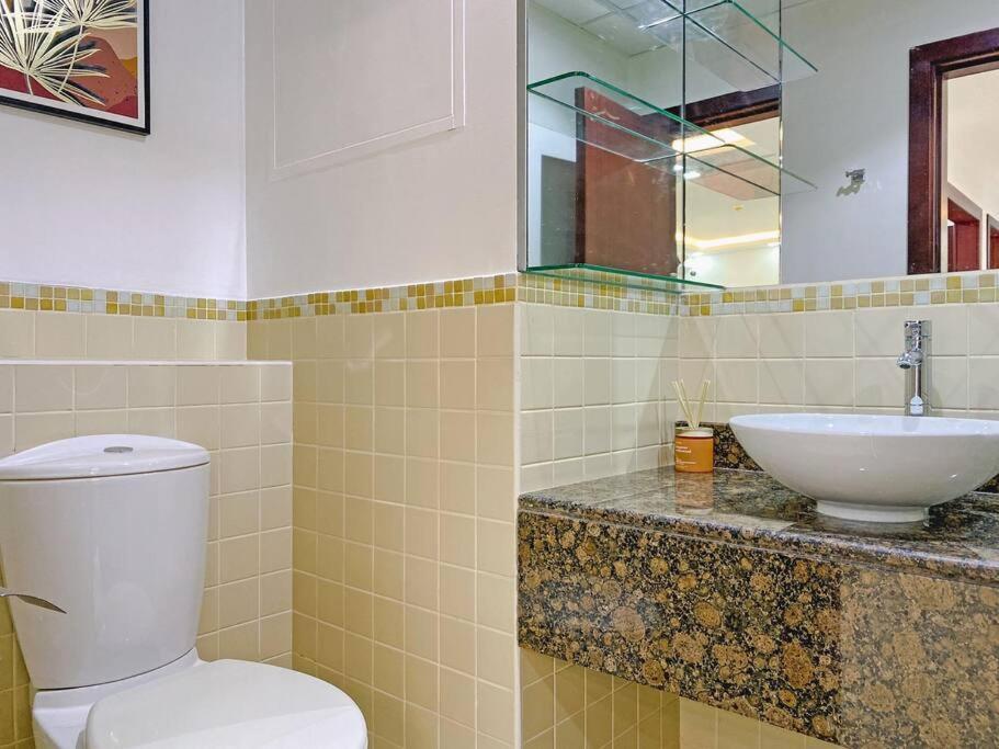 Apartment Luxury 2 Mins Walk From Sea