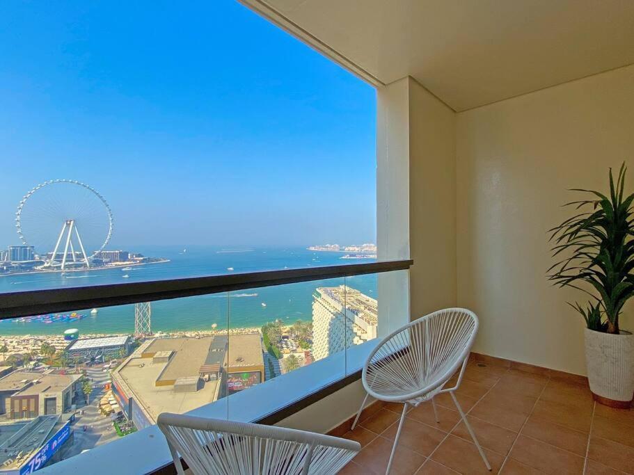 Luxury 2 Mins Walk From Sea Apartment Dubai