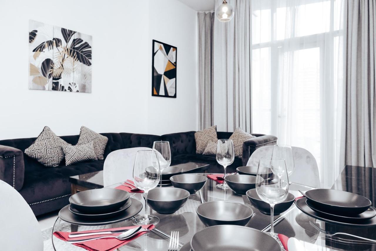 Royal Premium Marina Wharf Apartment