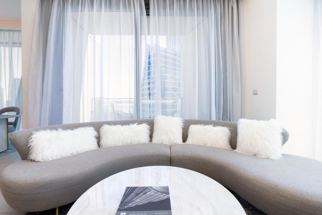 Vacay Lettings - Burj Vista High Floor Burj Khalifa & Fountain View