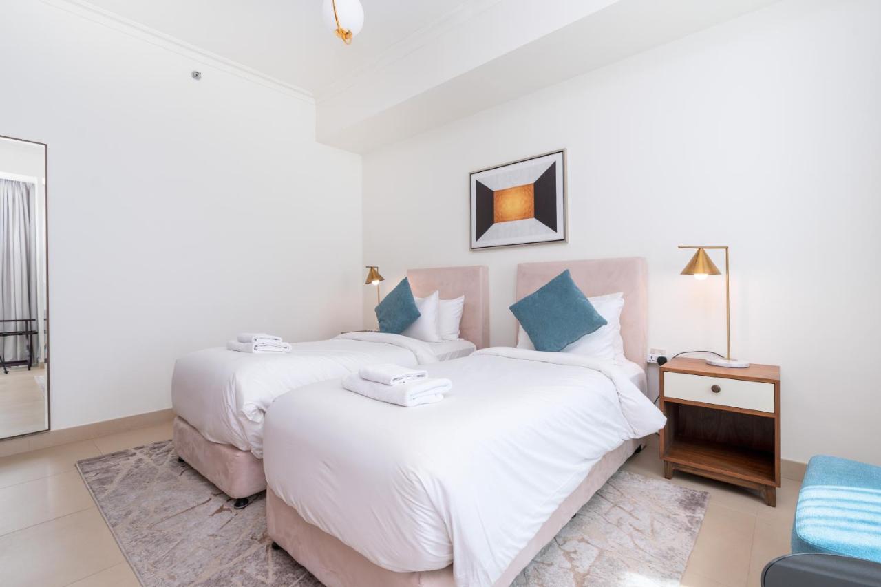 Vacay Lettings - Burj Vista High Floor Burj Khalifa & Fountain View Apartment