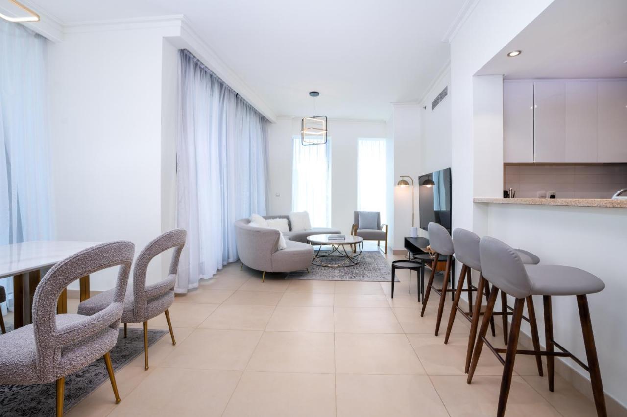 Vacay Lettings - Burj Vista High Floor Burj Khalifa & Fountain View *