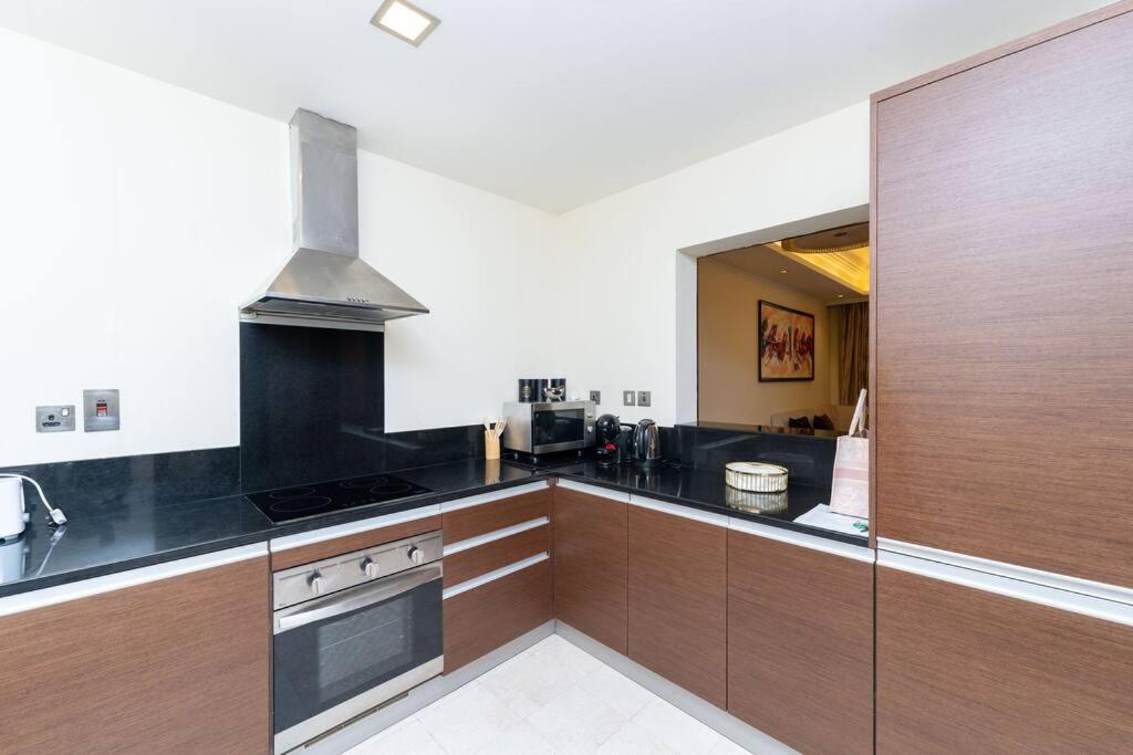 Palm Jumeirah Spacious 1 Bed Private Apartment Dubai