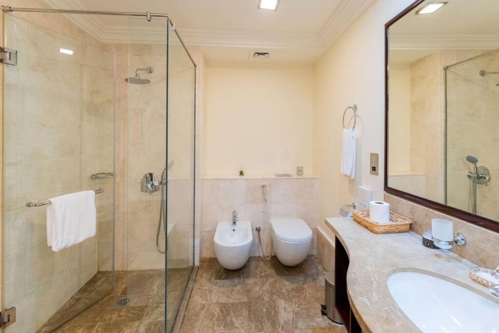 Palm Jumeirah Spacious 1 Bed Private