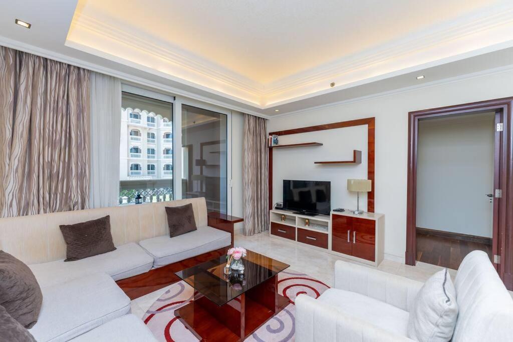 Palm Jumeirah Spacious 1 Bed Private *