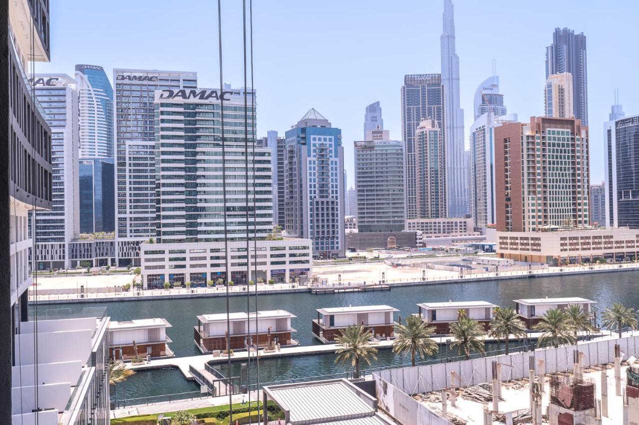 Contemporary Ranch Living With Burj Khalifa View Apartment Dubai