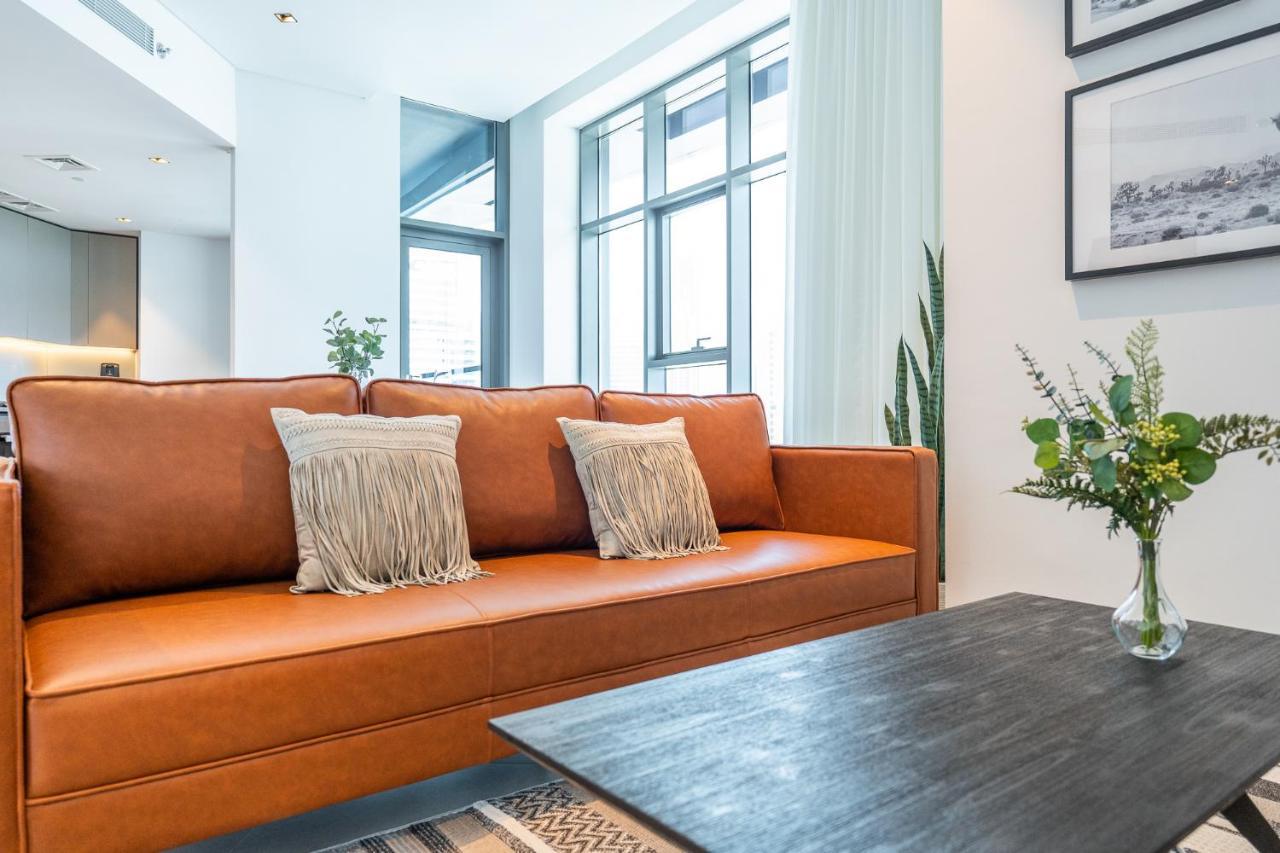 Contemporary Ranch Living With Burj Khalifa View Apartment *