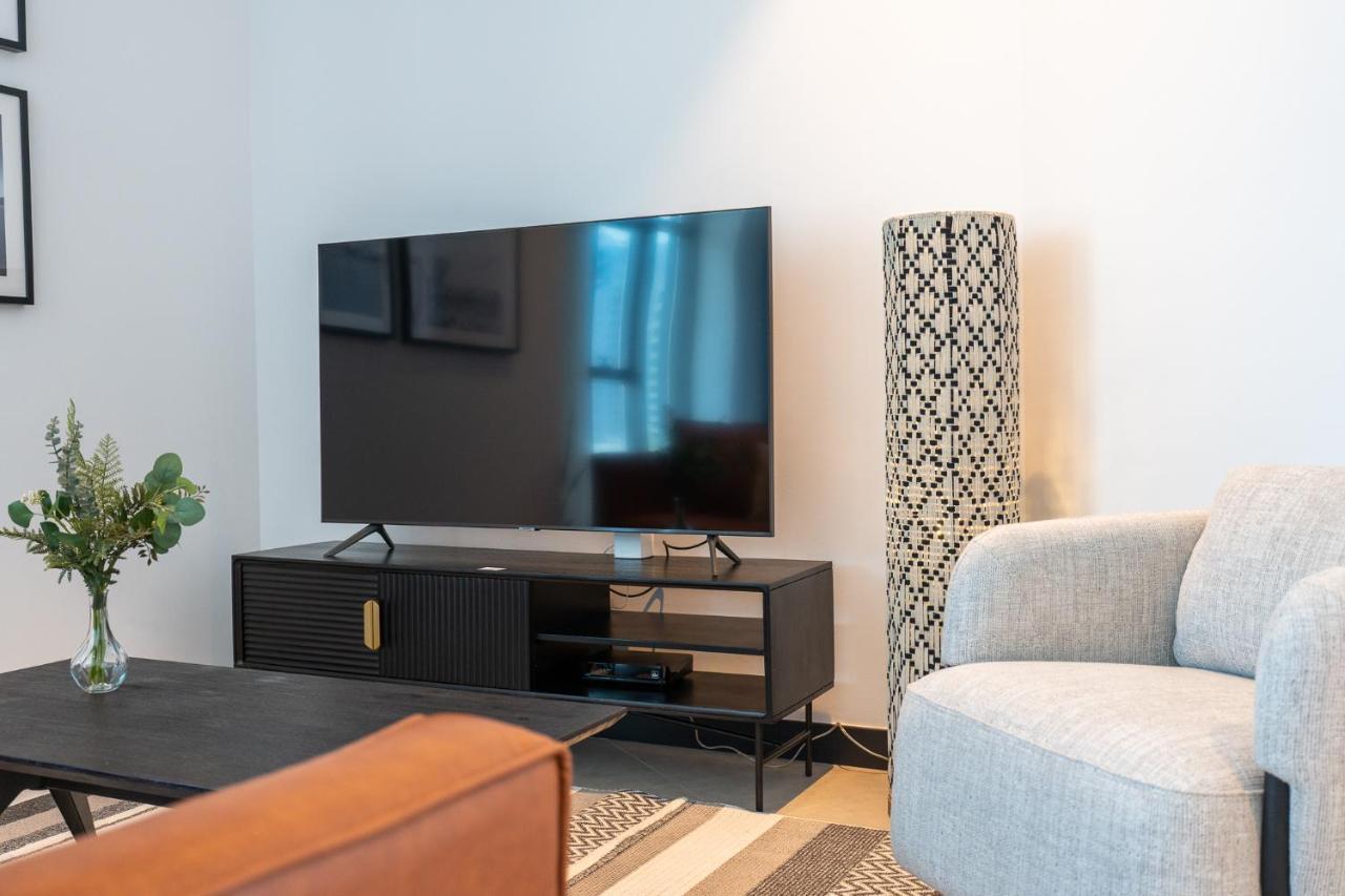 Contemporary Ranch Living With Burj Khalifa View * Dubai