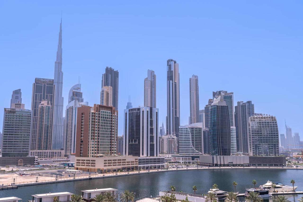 Contemporary Ranch Living With Burj Khalifa View Apartment Dubai
