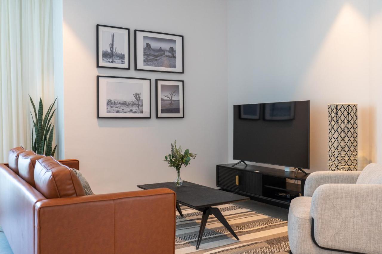Apartment Contemporary Ranch Living With Burj Khalifa View Dubai