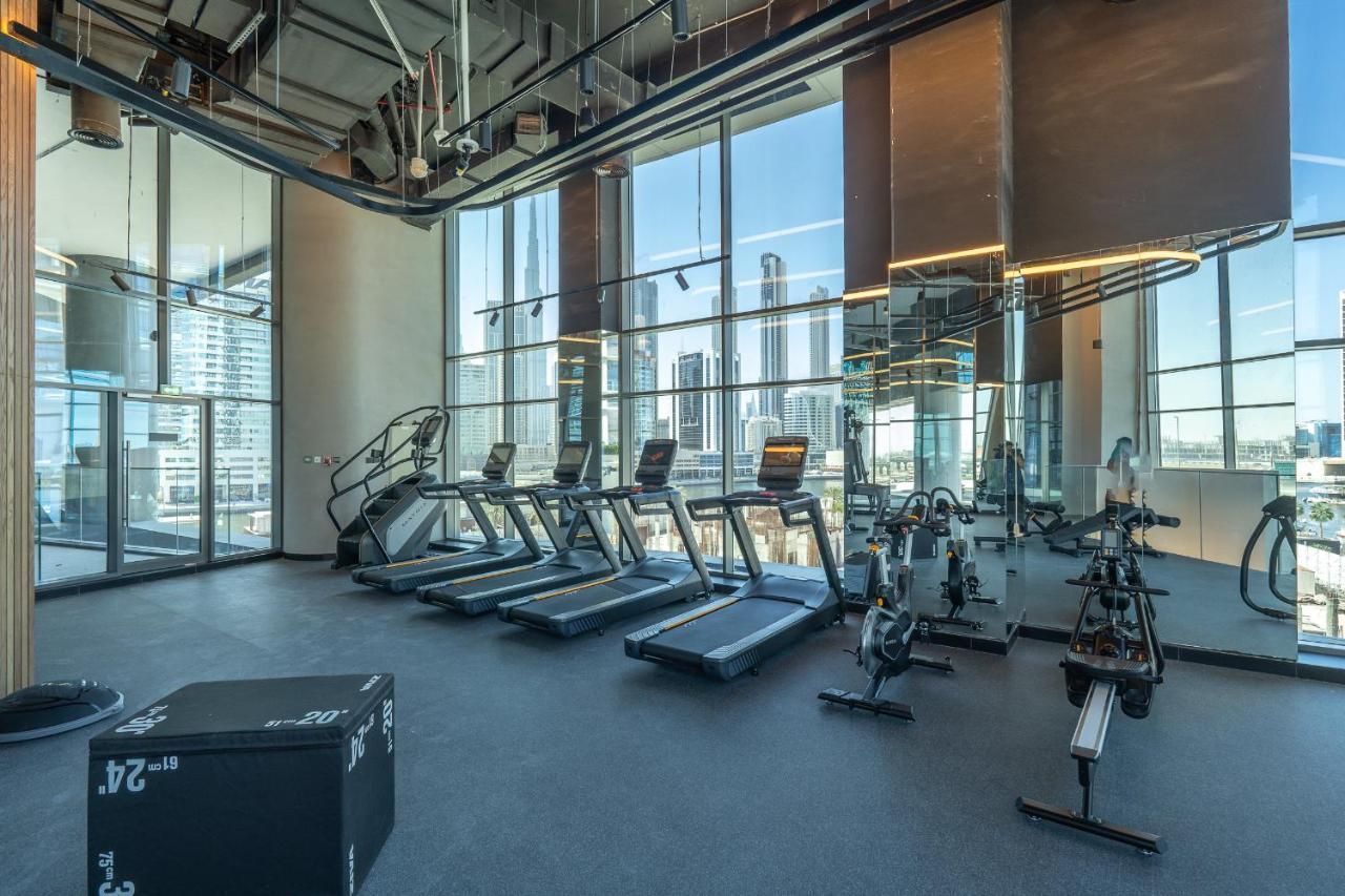 Contemporary Ranch Living With Burj Khalifa View
