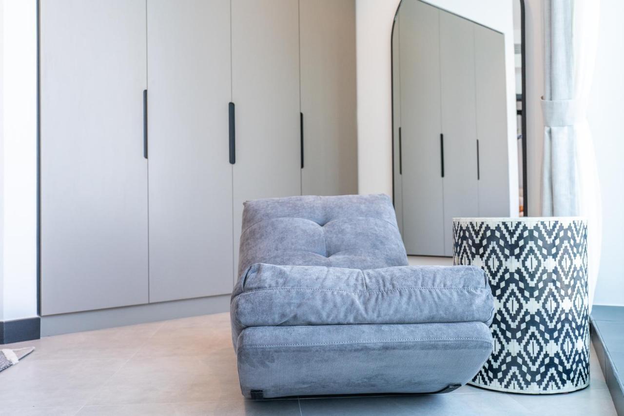 Contemporary Ranch Living With Burj Khalifa View Apartment Dubai