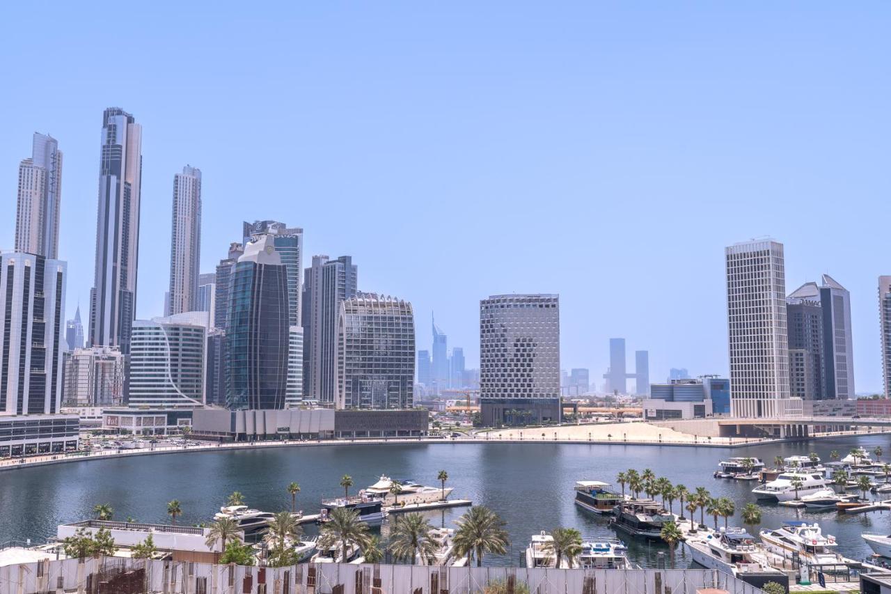 Contemporary Ranch Living With Burj Khalifa View