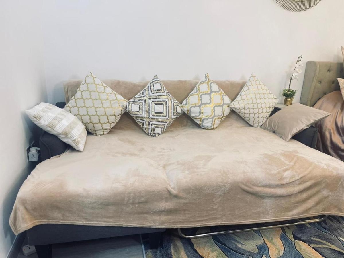 Diamond Tower Marina Apartment