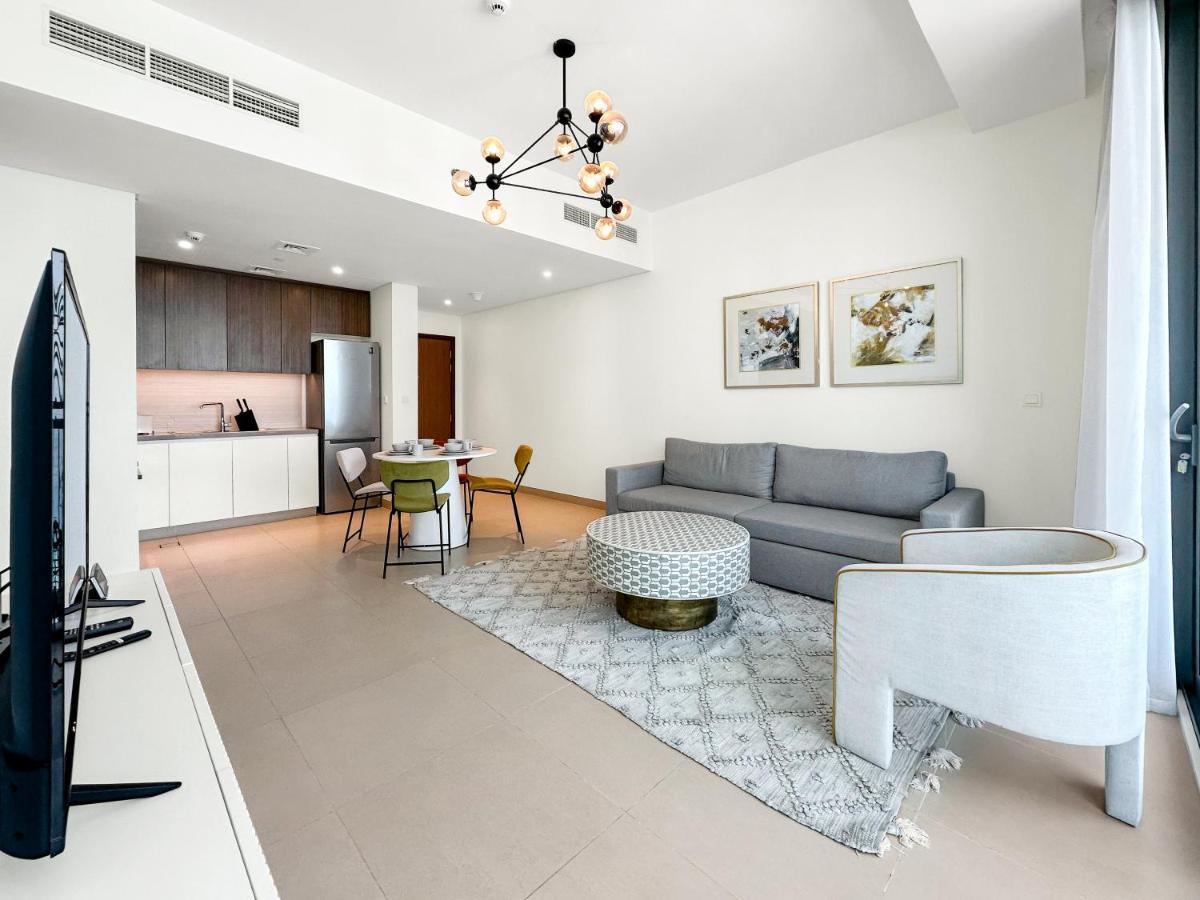 Apartment Luxury Staycation - 52 42 Emaar Tower A And B