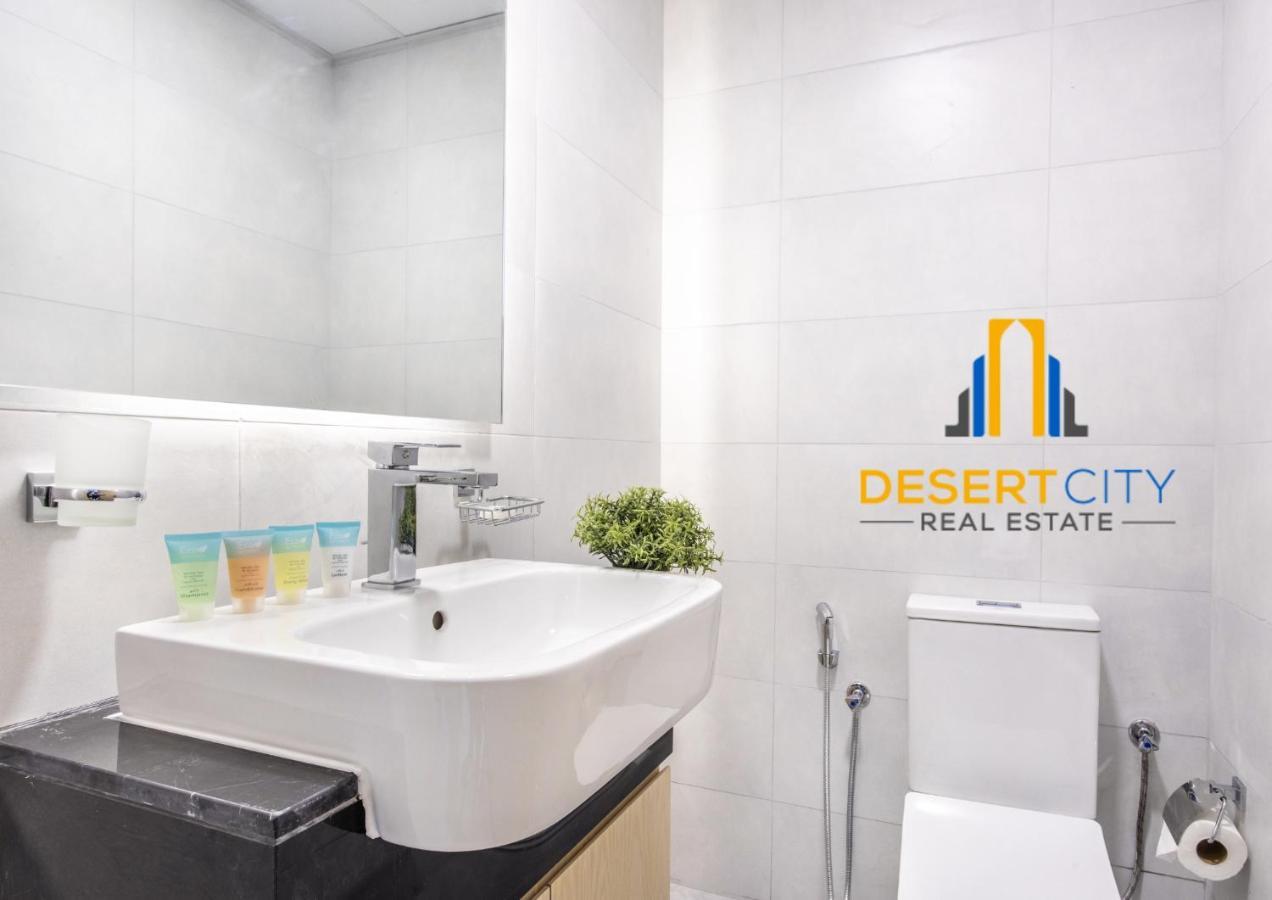Fully Furnished One Bed In Al Jadaf, Hosted By Desert * Dubai