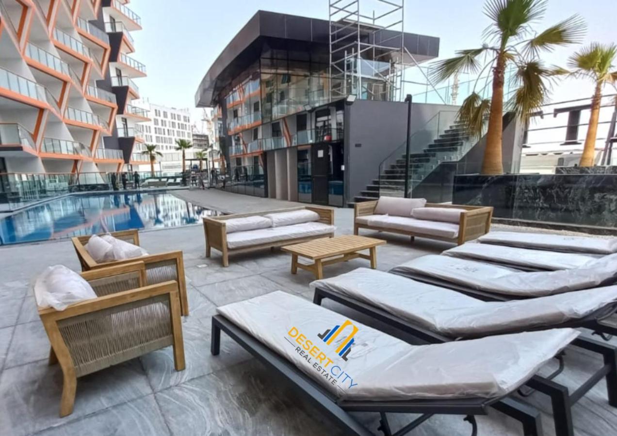 Fully Furnished One Bed In Al Jadaf, Hosted By Desert Apartment Dubai