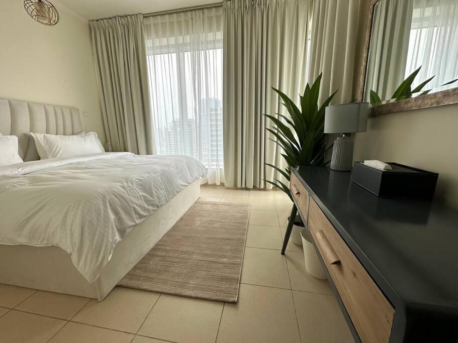 Apartment White Elephant Homes - Burj Views - Burj Khalifa View Dubai