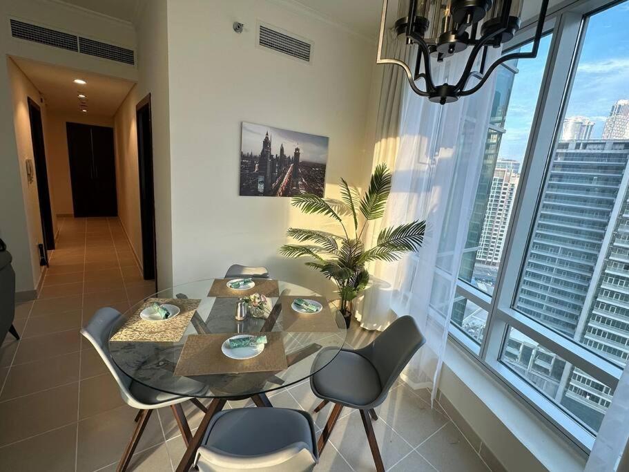 White Elephant Homes - Burj Views - Burj Khalifa View Apartment Dubai