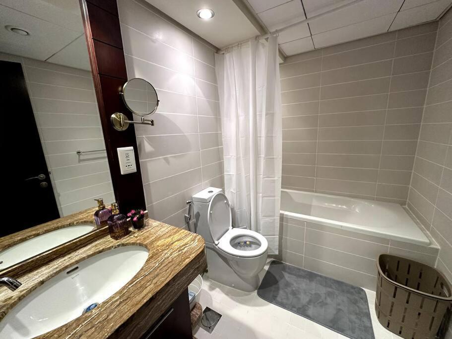 White Elephant Homes - Burj Views - Burj Khalifa View Apartment Dubai