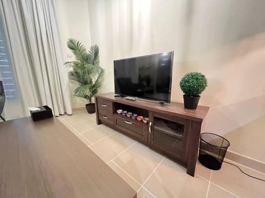 White Elephant Homes - Burj Views - Burj Khalifa View Apartment Dubai