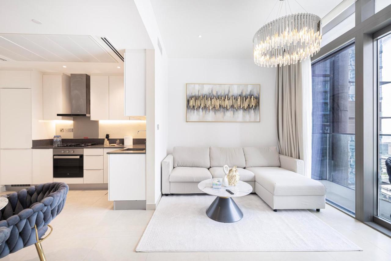 Marina Gate One Bedroom Apartment