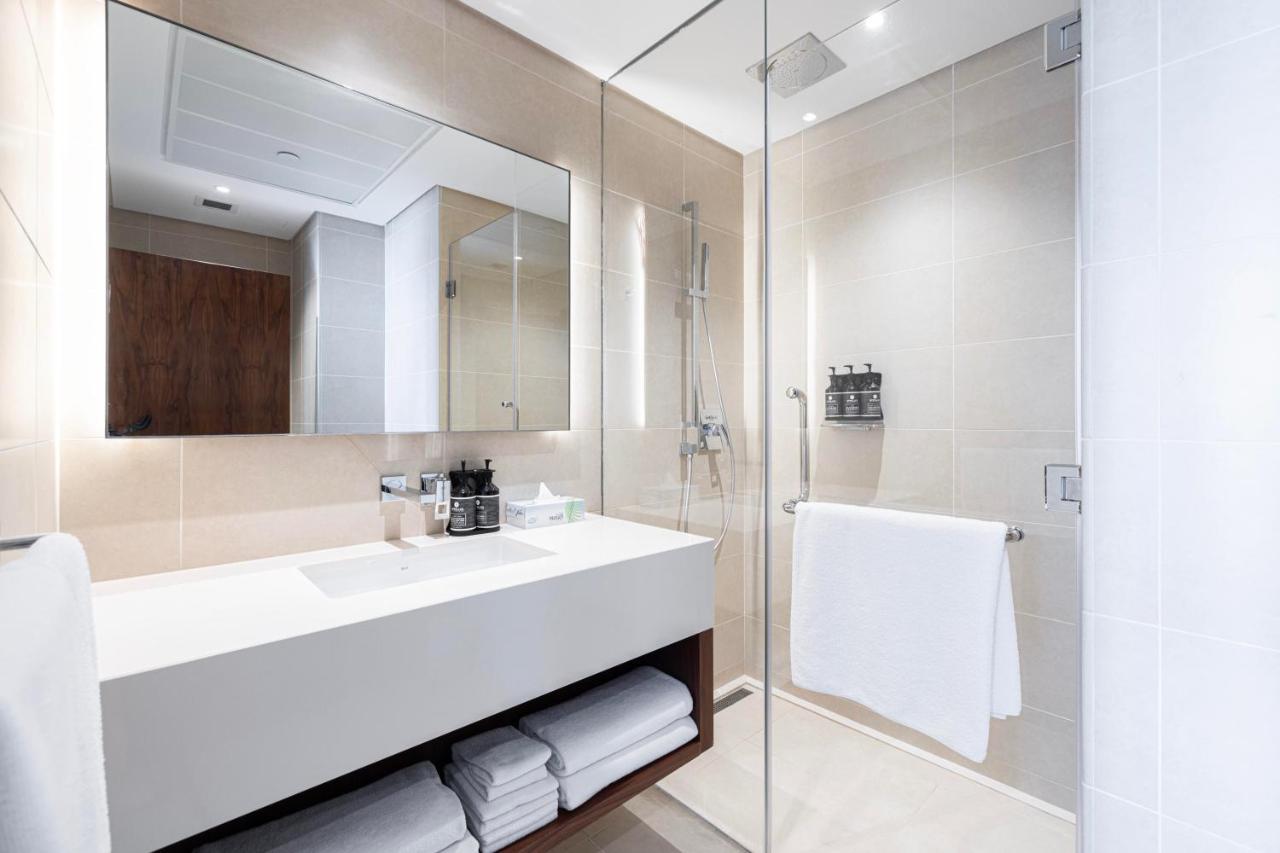 Marina Gate One Bedroom Apartment *