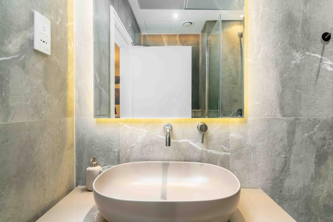 Marina Heights Tower 2 Bhk With Lavish View *