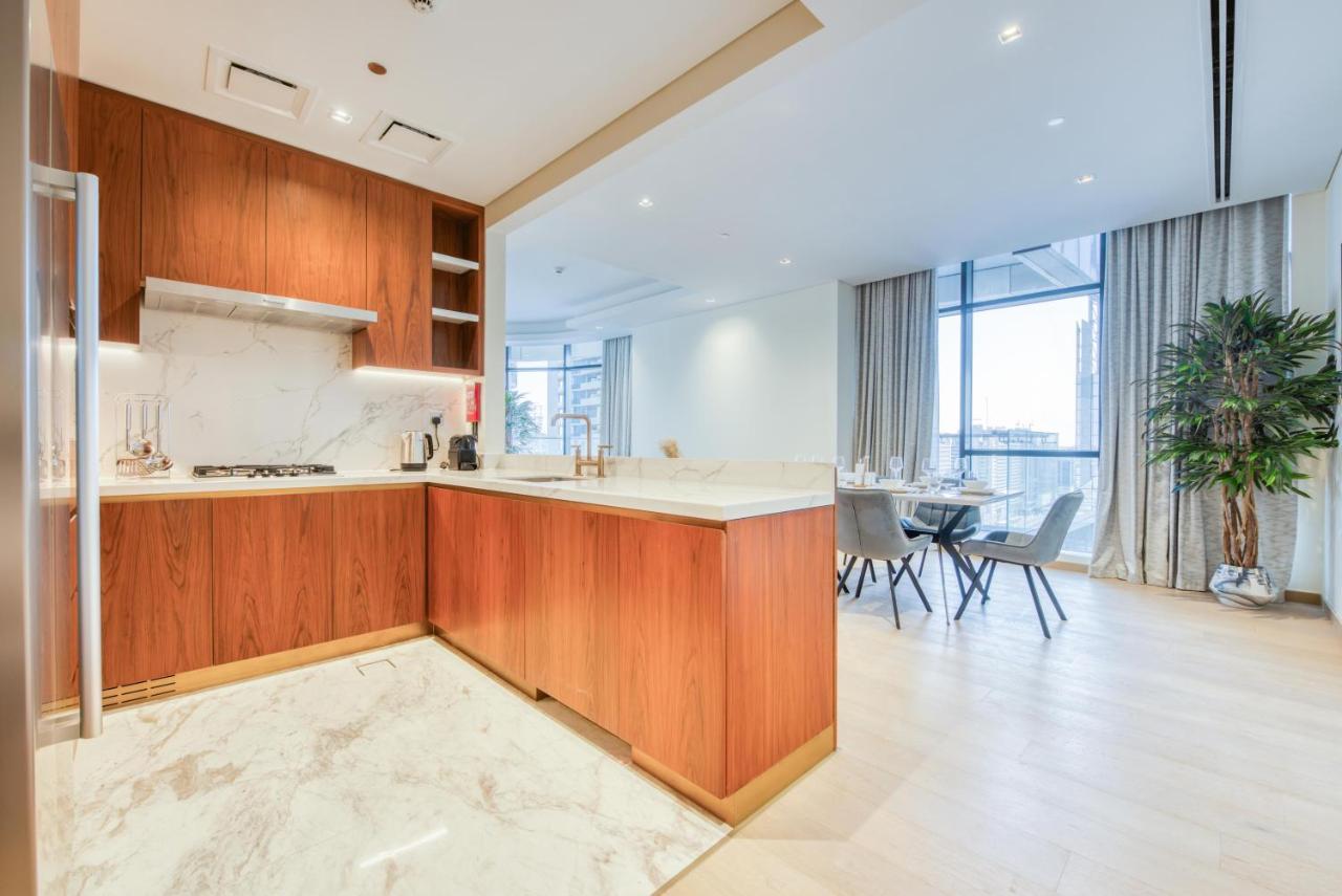 Apartment Rh- Upscale Living In The Heart Of The City, 02br, Near Mall