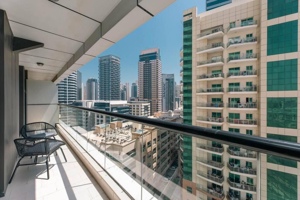Urban Caves - Chic With Balcony Near The Walk Jbr Apartment