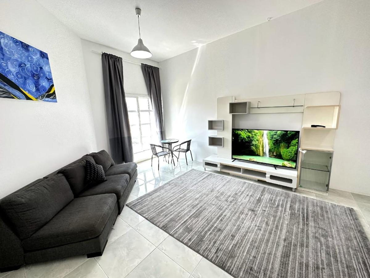 For Rent In Compound Housing Near Burj Alarab 125 Homestay *