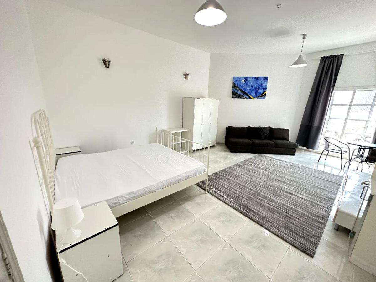 For Rent In Compound Housing Near Burj Alarab 125 Homestay Dubai