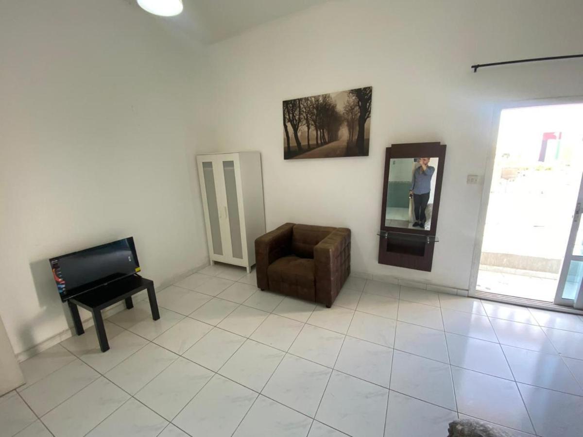 Homestay For Rent In Compound Housing Near Burj Alarab 125 Dubai