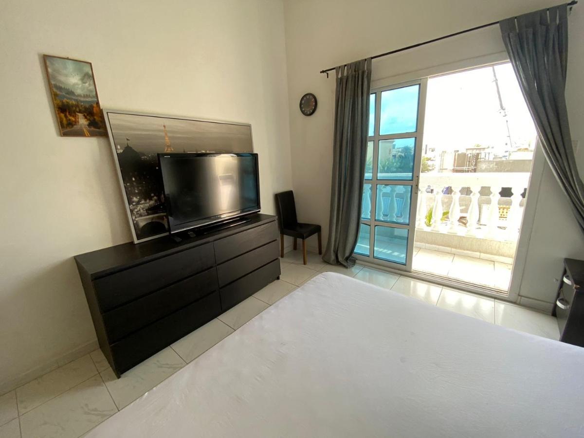 For Rent In Compound Housing Near Burj Alarab 125 *