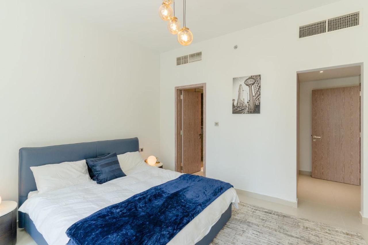 Apartment Sleek 1 Bedroom With Views Of Marina Dubai