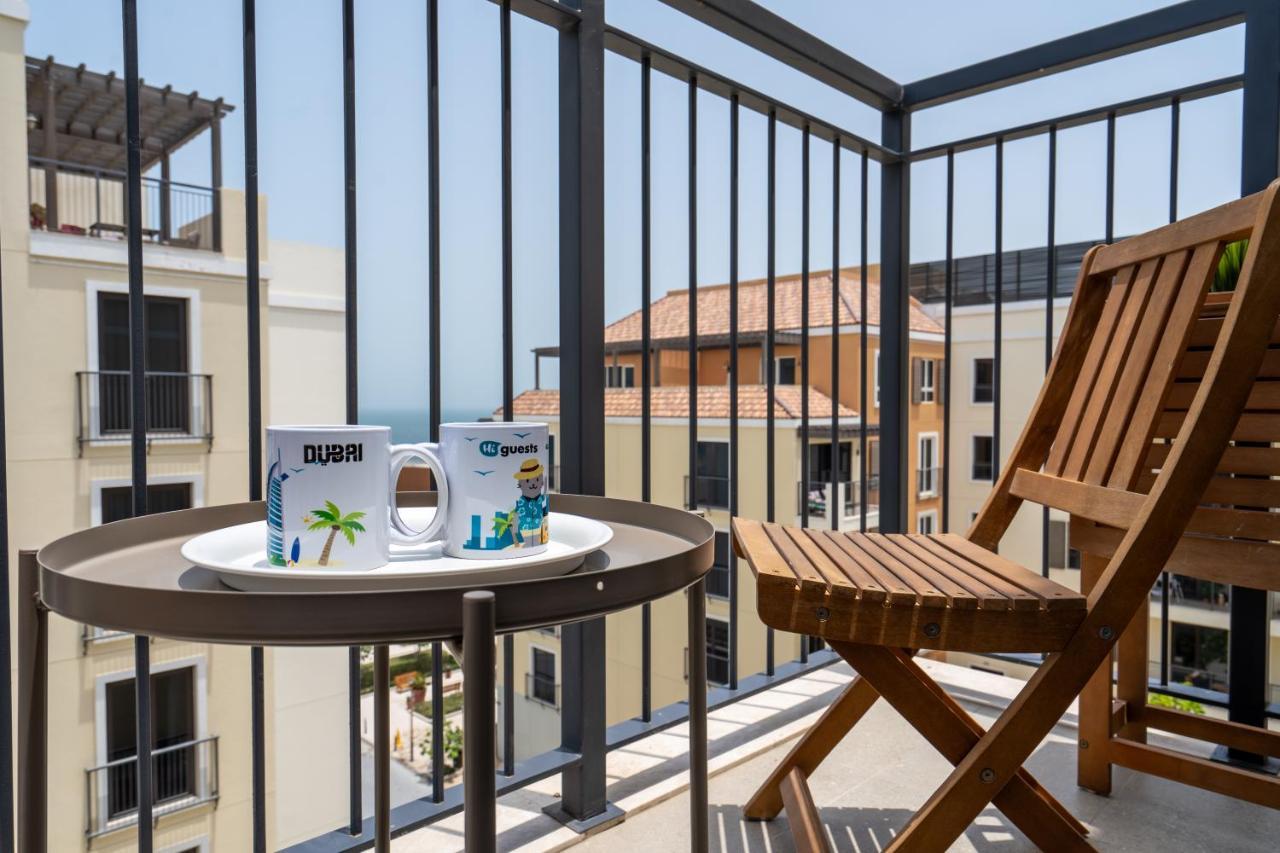 Apartment Higuests - Stylish Waterfront Retreat With Balcony In La Dubai