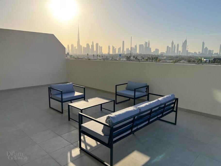 Bright 1bdr Massive Terrace Overlooking Downtown Apartment