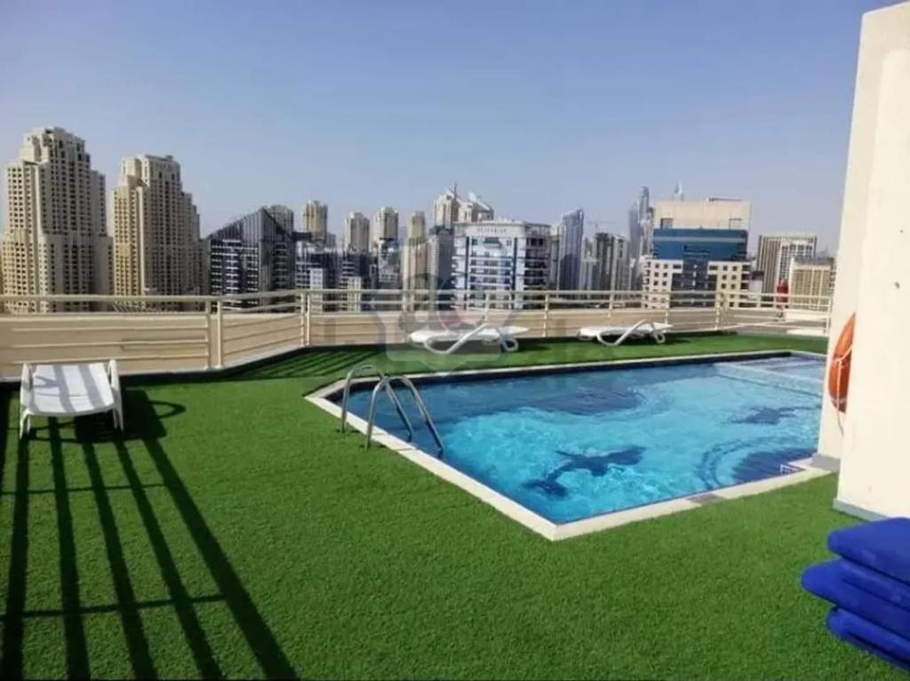 Brand New And Stylish Furnished Apartment *