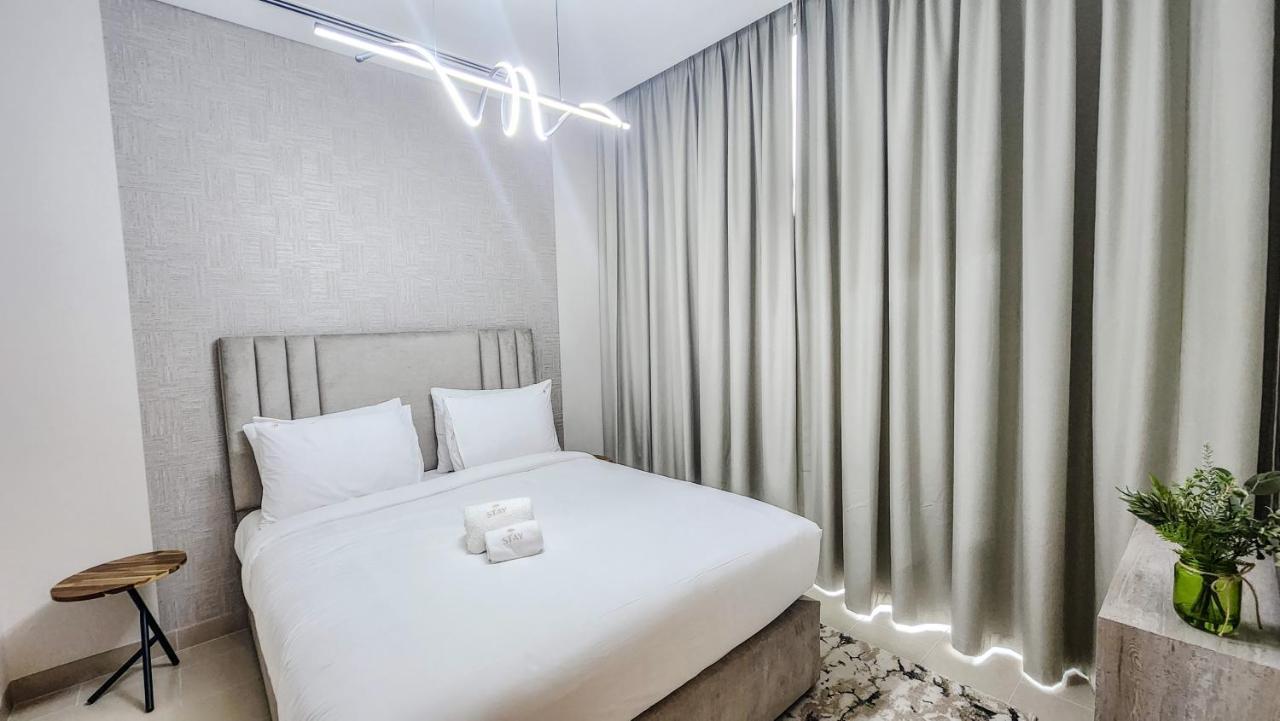 By Latinem Luxury 2br Cvr A208 Near Burj Khalifa Dubai