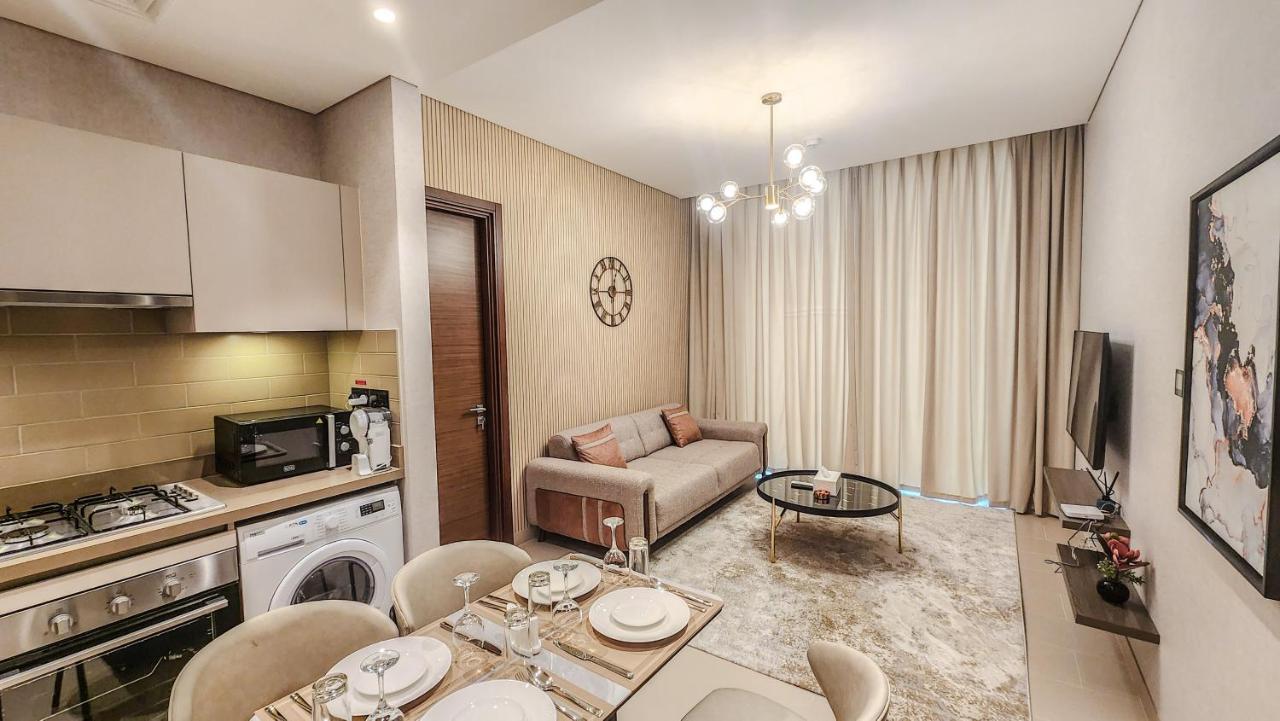 By Latinem Luxury 2br Cvr A208 Near Burj Khalifa Apartment