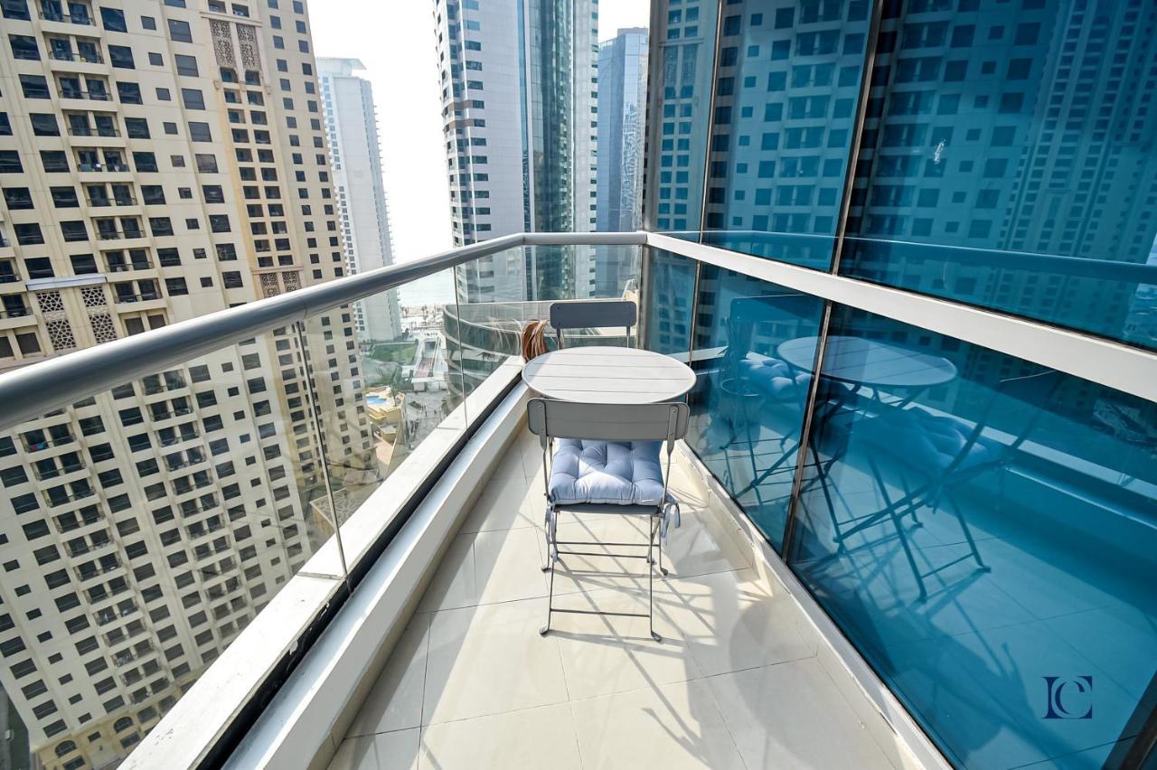 Luxury Escapes - Spacious With Balcony & Marina View - Bay Dubai