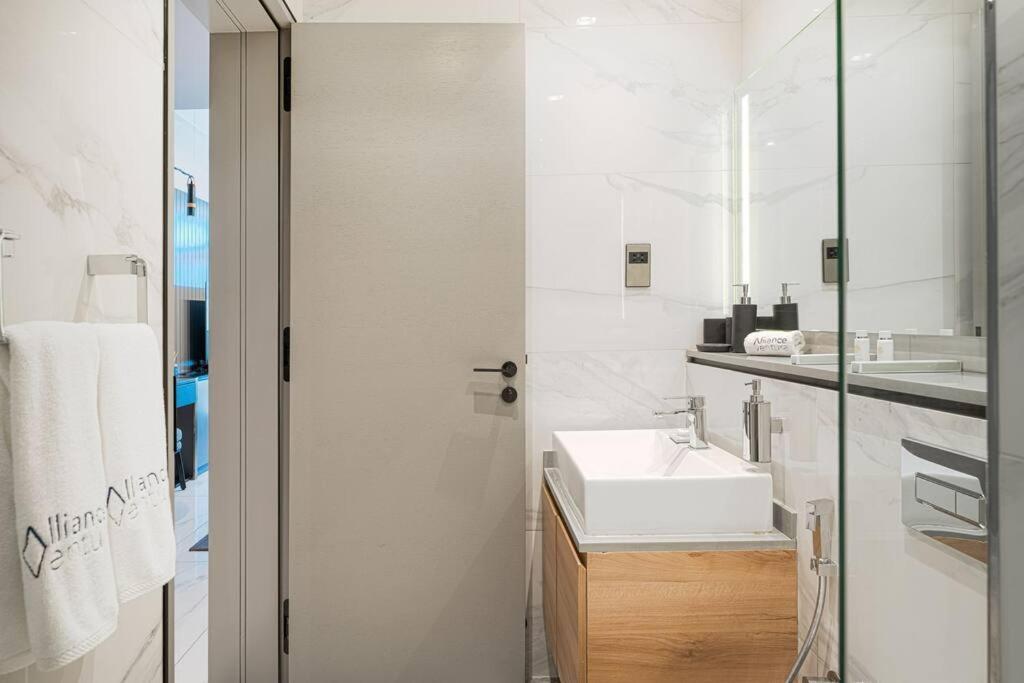 Apartment Modern Sanctuary Mag 318 In Business Bay *