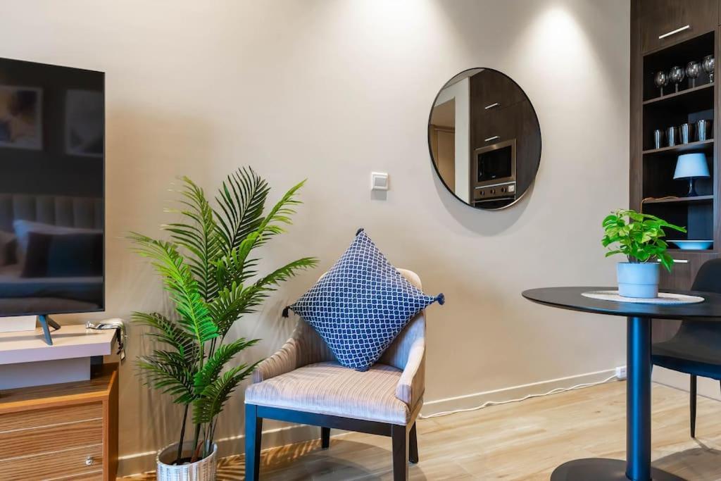 Modern In Park View Tower Jvc