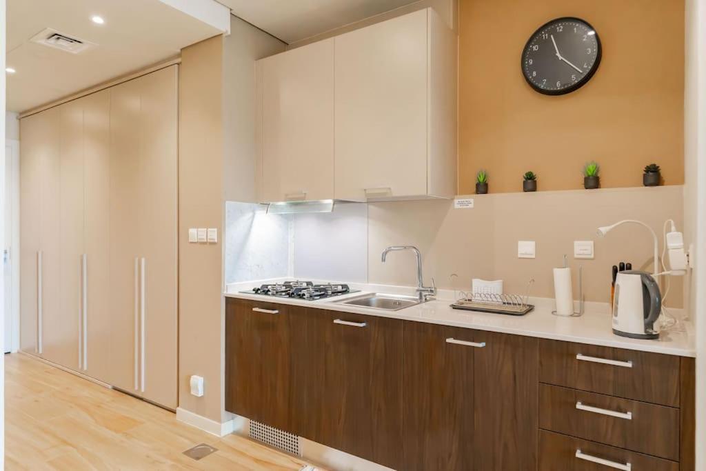 Modern In Park View Tower Jvc