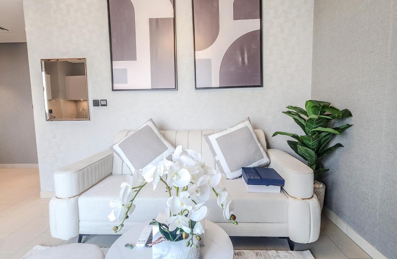 By Latinem Luxury 1br Cvr A1410 Near Burj Khalifa