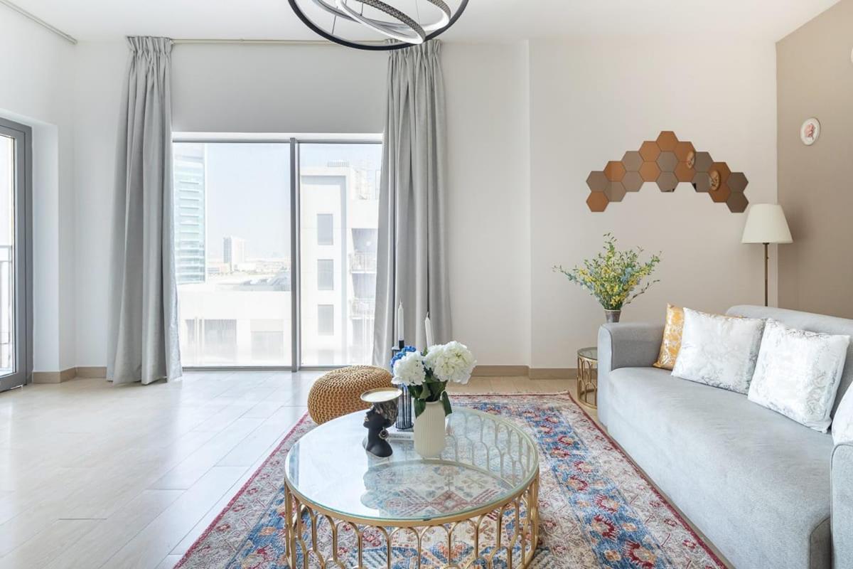 Frank Porter - Meraki Genesis Apartment