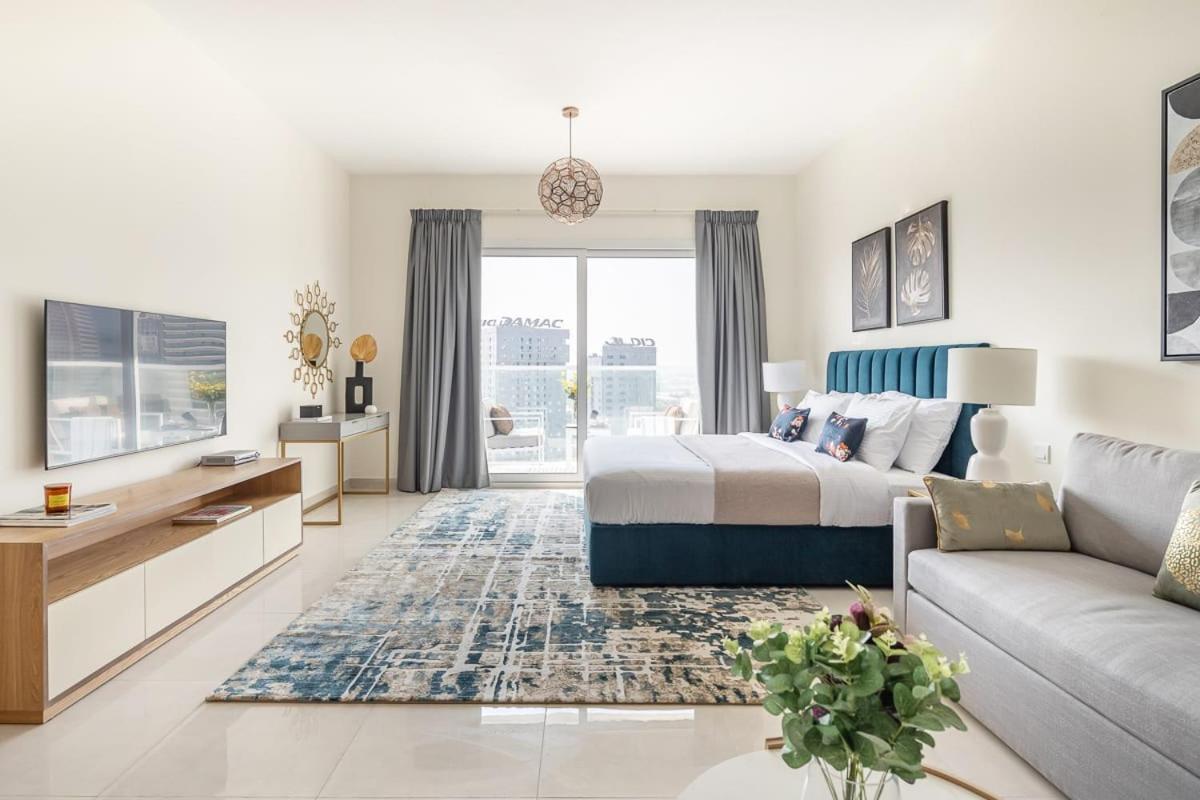 Frank Porter - Ag Tower Apartment Dubai