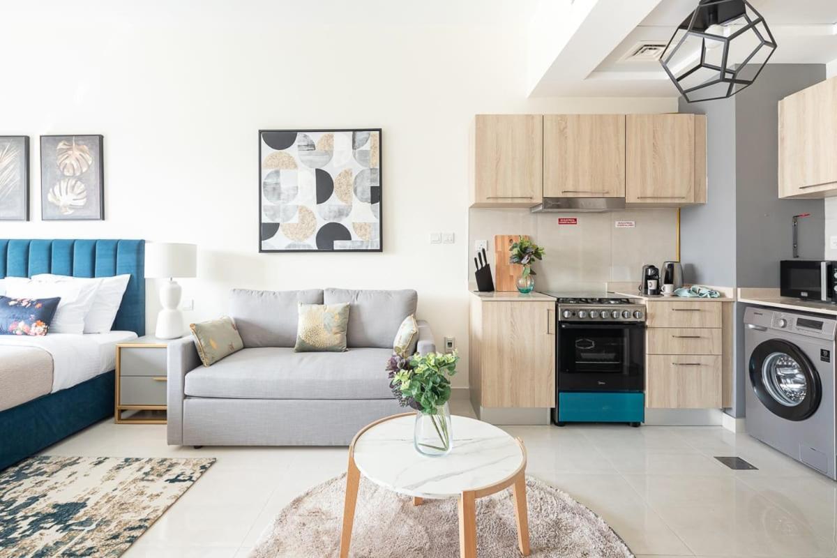 Frank Porter - Ag Tower Apartment *
