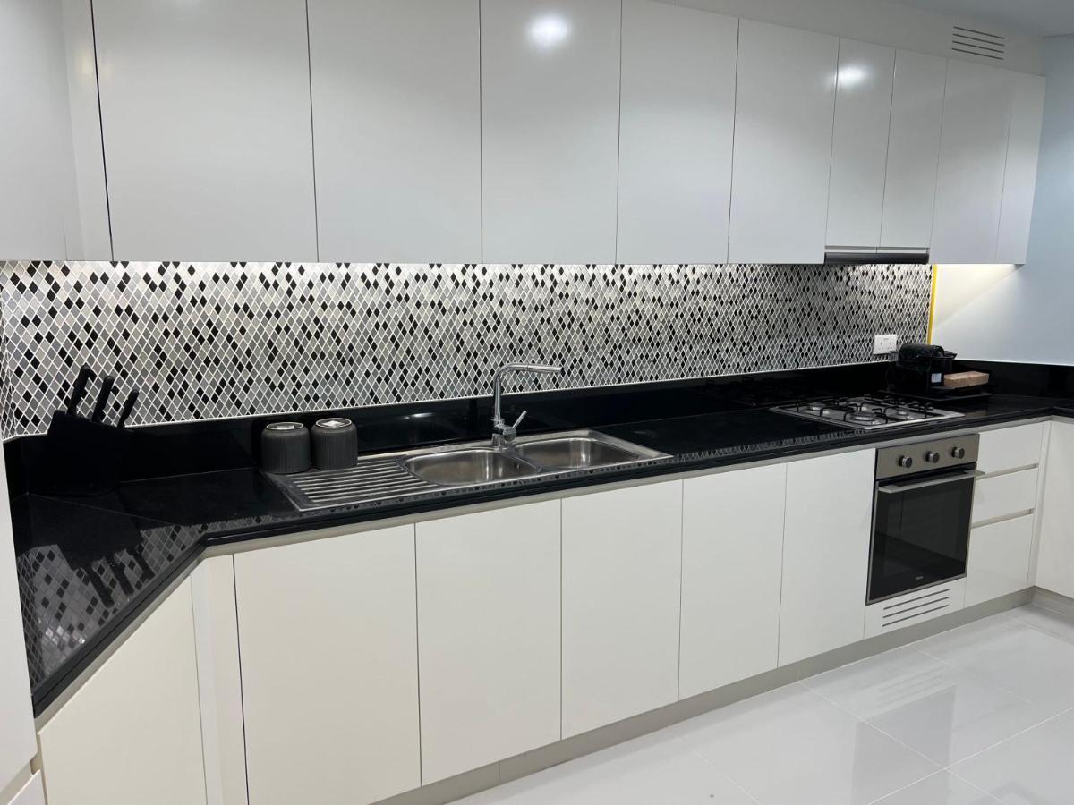 Quasi-hotels - Luxury 3-beds In Paramount Midtown Apartment Dubai