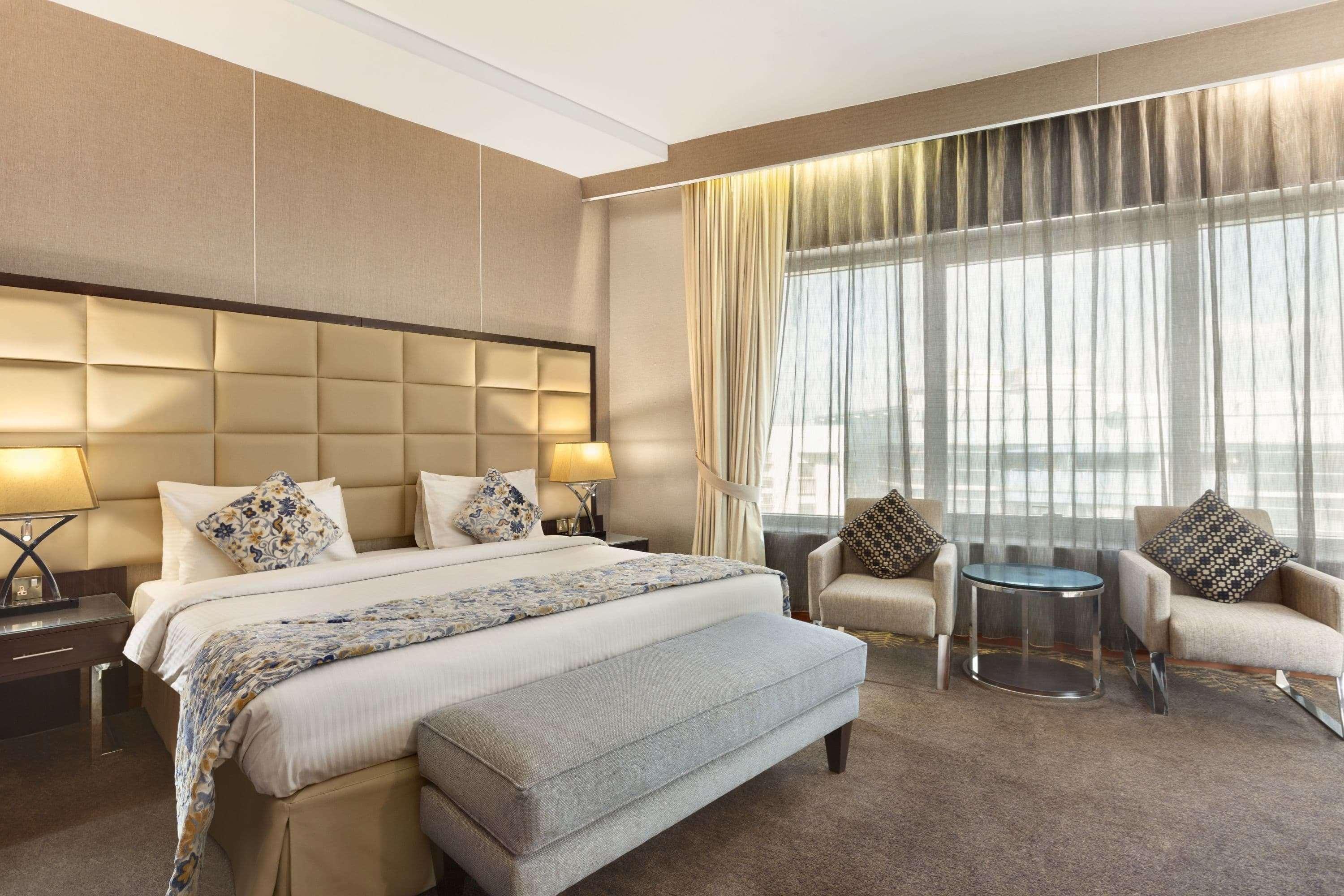 Hotel Howard Johnson Bur 3*